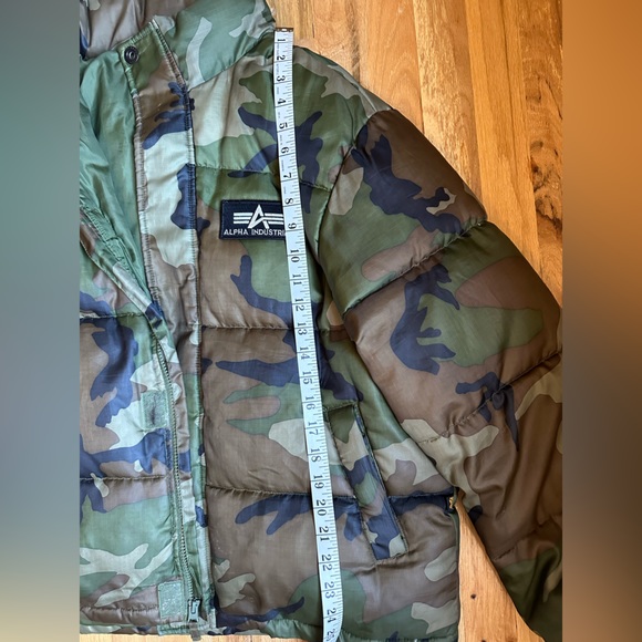 Alpha Industries Camo Down Puffer Jacket - Picture 8 of 11